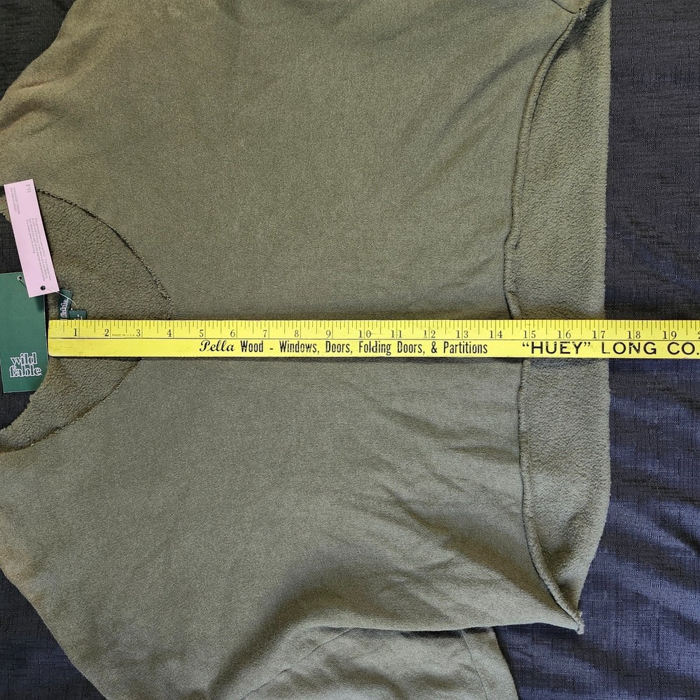 NWT Wild Fable Olive Green "cut" Cropped Sweatshirt Size M - Picture 12 of 16